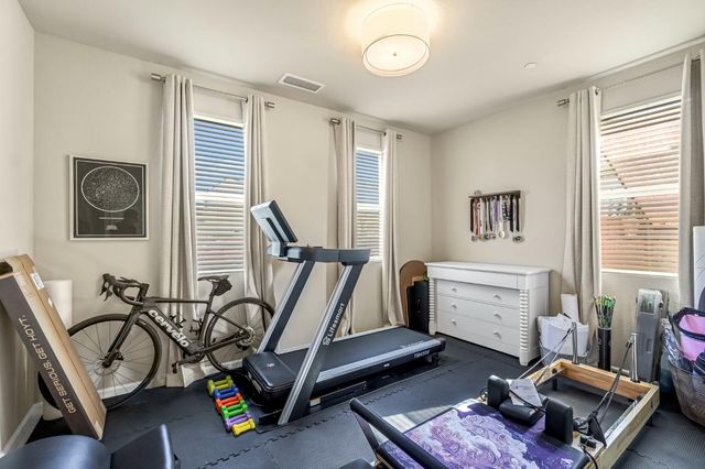 994 Groveland Avenue W, Madera, CA 93636