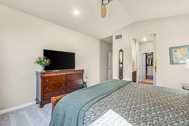 994 Groveland Avenue W, Madera, CA 93636