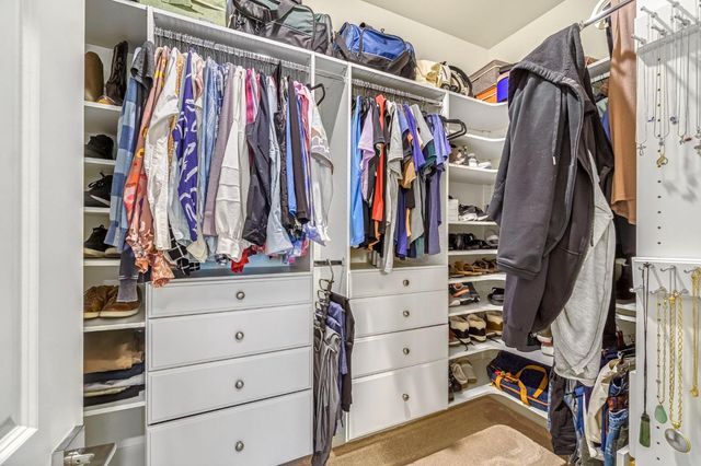 994 Groveland Avenue W, Madera, CA 93636