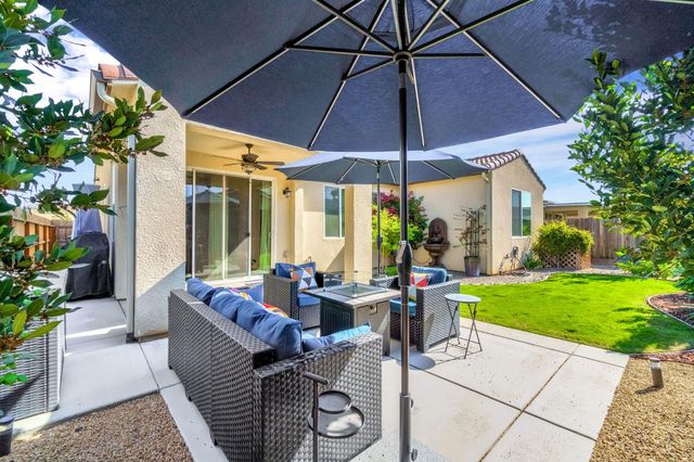 994 Groveland Avenue W, Madera, CA 93636