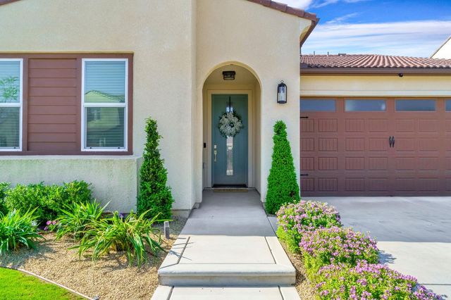 994 Groveland Avenue W, Madera, CA 93636