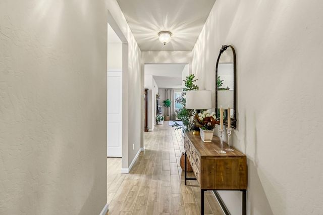 994 Groveland Avenue W, Madera, CA 93636