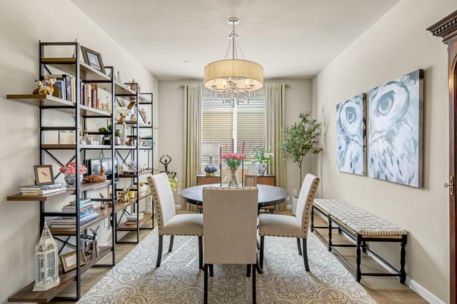 994 Groveland Avenue W, Madera, CA 93636