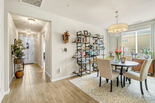 994 Groveland Avenue W, Madera, CA 93636