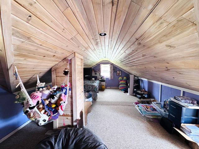 2551 Lake Shore Drive, Howard Twp, MI 49120