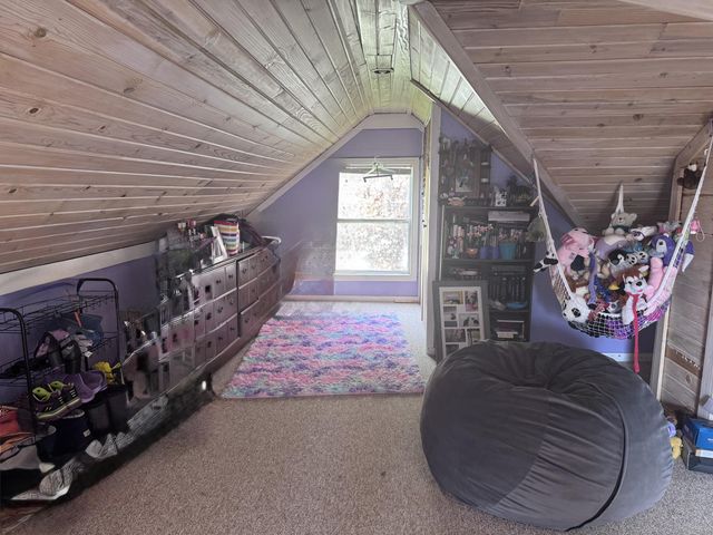 2551 Lake Shore Drive, Howard Twp, MI 49120