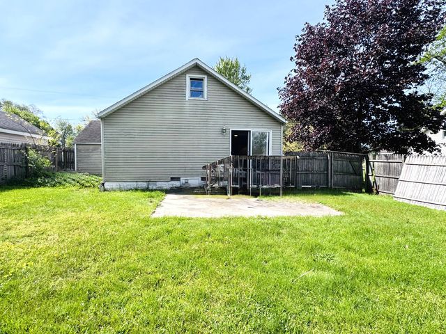 2551 Lake Shore Drive, Howard Twp, MI 49120