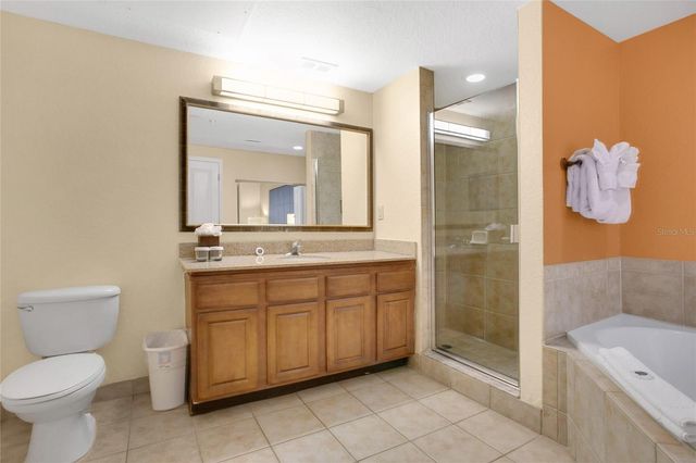 12539 FLORIDAYS RESORT DRIVE 203D, Orlando, FL 32821