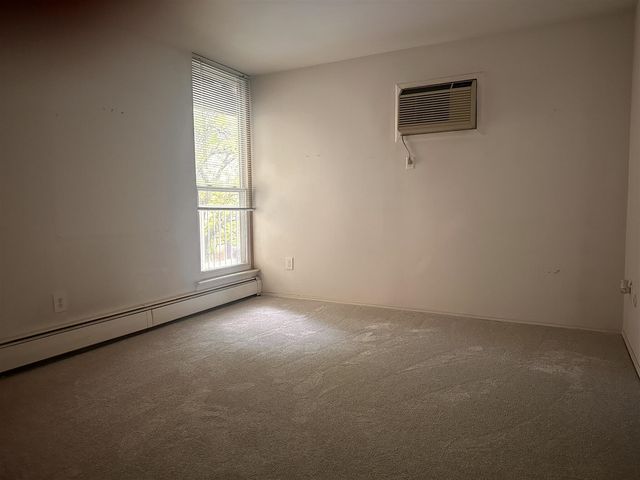 4921 N Crooks Road N-10, Royal Oak, MI 48073