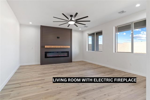 2033 Mesa Amarilla Place, Fort Mohave, AZ 86426