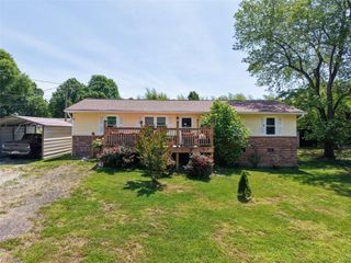 157 Center Court, Eden, NC 27288