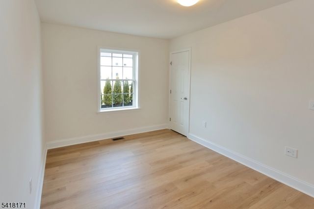 5 Cooks Rd, Denville Twp., NJ 07834