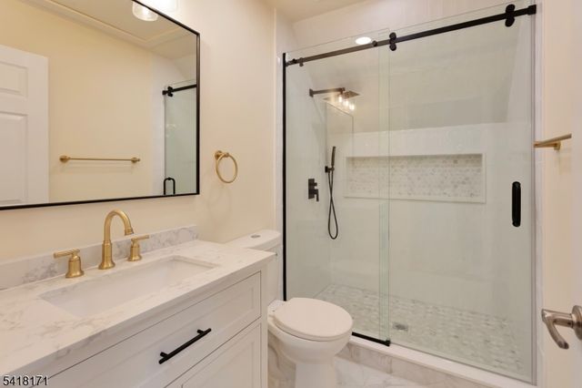 5 Cooks Rd, Denville Twp., NJ 07834