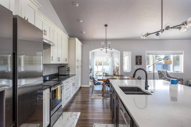 1304 WHITETAIL DRIVE, Neenah, WI 54956