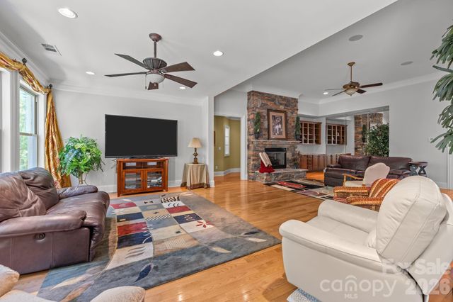 13249 Belle Grove Manor Lane, Matthews, NC 28105