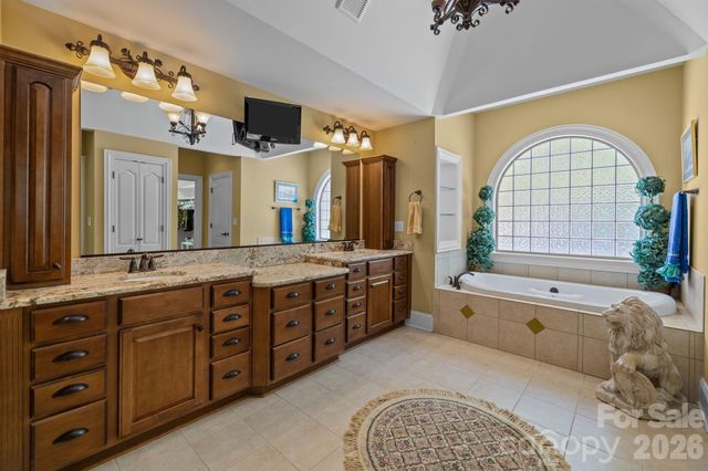 13249 Belle Grove Manor Lane, Matthews, NC 28105