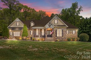 13249 Belle Grove Manor Lane, Matthews, NC 28105