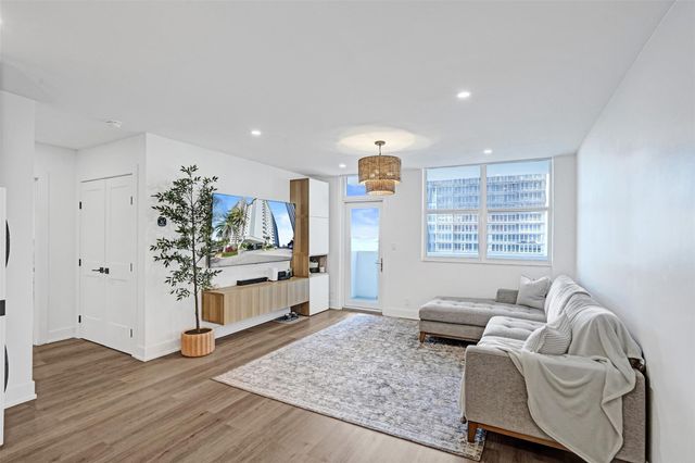 4250 Galt Ocean Dr 10C, Fort Lauderdale, FL 33308