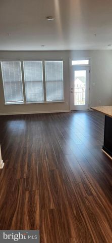 225 ASPEN RD #104, Stafford, VA 22554