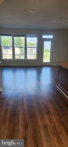 225 ASPEN RD #104, Stafford, VA 22554