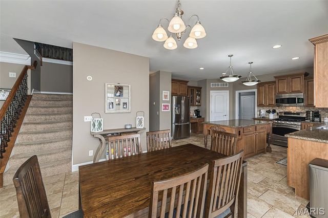 977 Bentley Park Circle, O'fallon, MO 63368