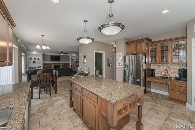 977 Bentley Park Circle, O'fallon, MO 63368