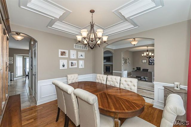 977 Bentley Park Circle, O'fallon, MO 63368