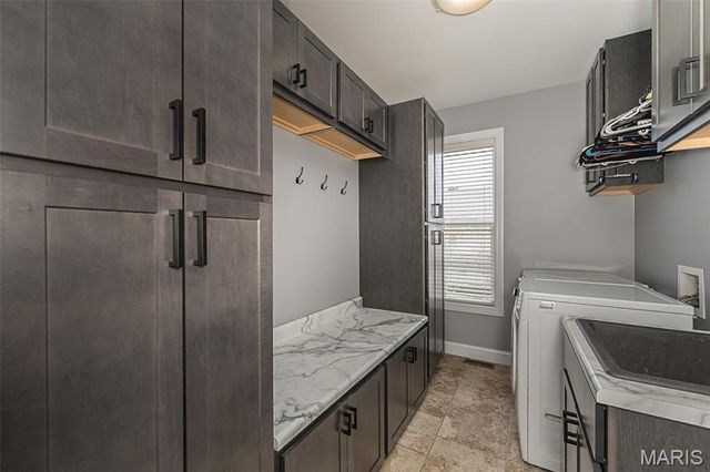 977 Bentley Park Circle, O'fallon, MO 63368