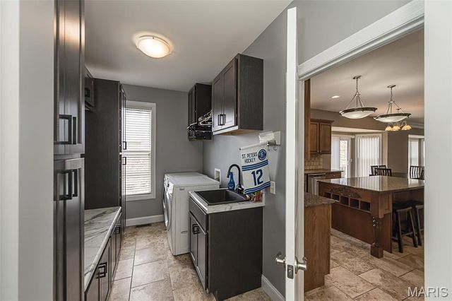 977 Bentley Park Circle, O'fallon, MO 63368