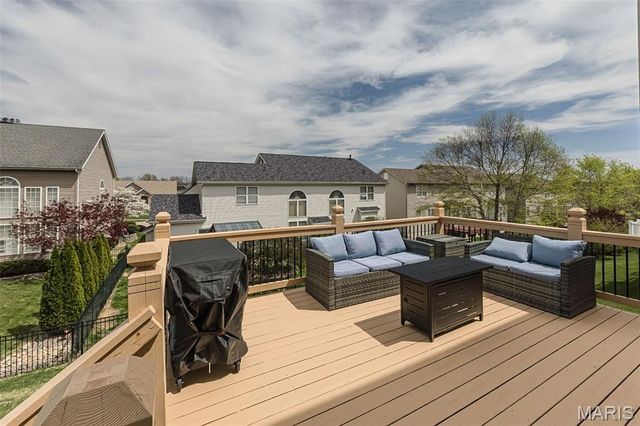 977 Bentley Park Circle, O'fallon, MO 63368