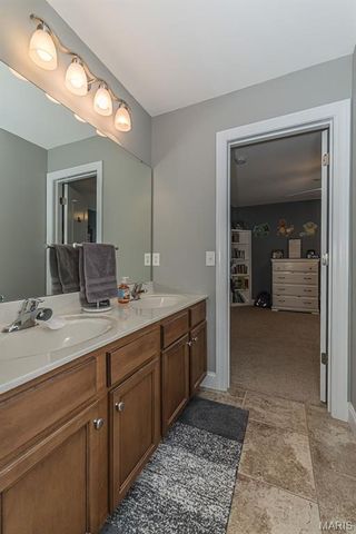 977 Bentley Park Circle, O'fallon, MO 63368