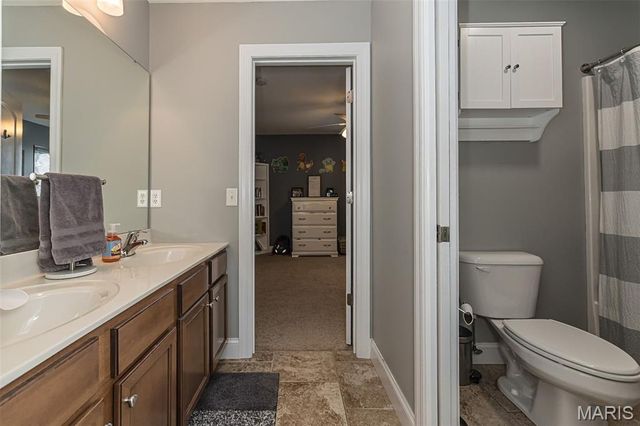 977 Bentley Park Circle, O'fallon, MO 63368