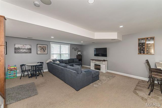 977 Bentley Park Circle, O'fallon, MO 63368