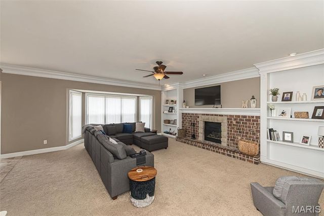 977 Bentley Park Circle, O'fallon, MO 63368