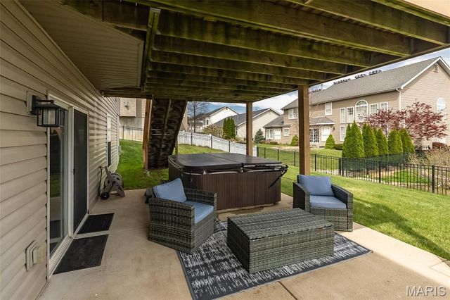 977 Bentley Park Circle, O'fallon, MO 63368