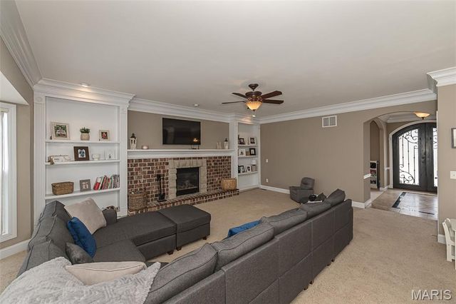 977 Bentley Park Circle, O'fallon, MO 63368