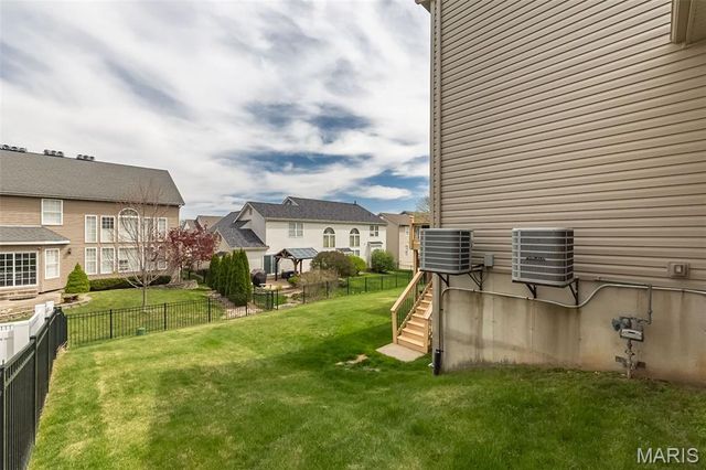 977 Bentley Park Circle, O'fallon, MO 63368