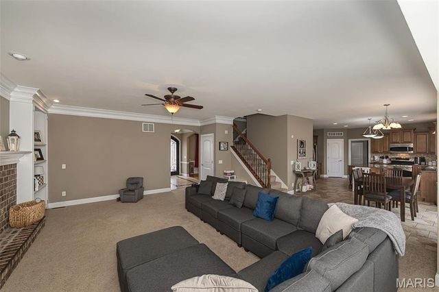 977 Bentley Park Circle, O'fallon, MO 63368