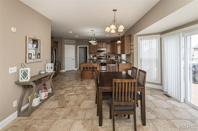 977 Bentley Park Circle, O'fallon, MO 63368