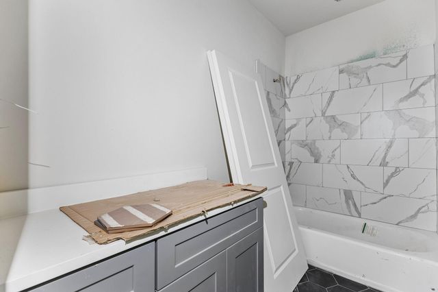 2031 Oak Forest Drive A-B, Houston, TX 77018