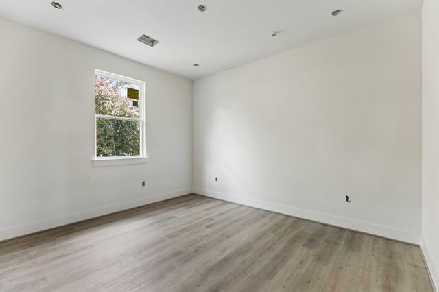 2031 Oak Forest Drive A-B, Houston, TX 77018