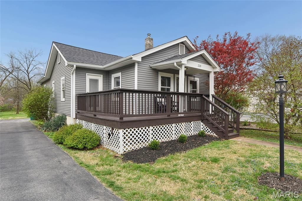 220 Chestnut Avenue, Webster Groves, MO 63119