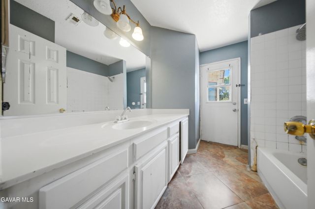 2240 Moonlight Court, Palmdale, CA 93550