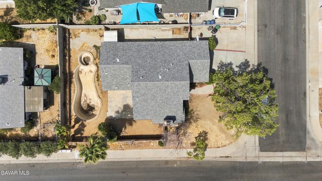 2240 Moonlight Court, Palmdale, CA 93550