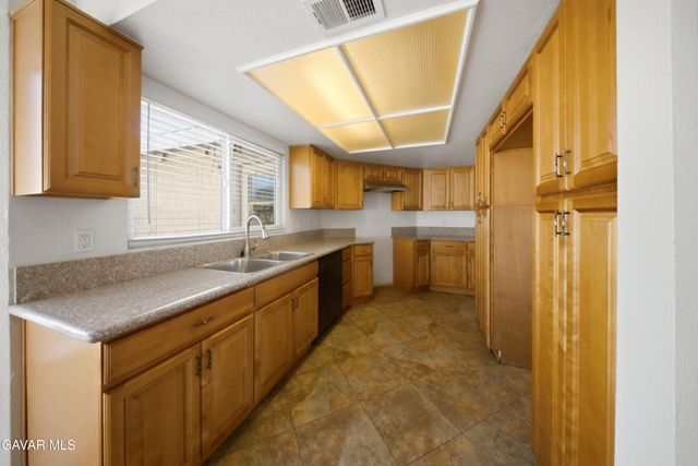 2240 Moonlight Court, Palmdale, CA 93550