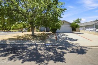 2240 Moonlight Court, Palmdale, CA 93550