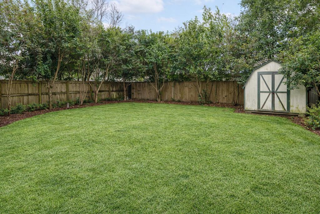 Image 28 of property listing at 106 Hickory Street, Charleston, SC 29407