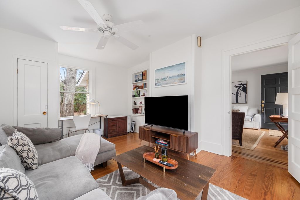 Image 8 of property listing at 106 Hickory Street, Charleston, SC 29407