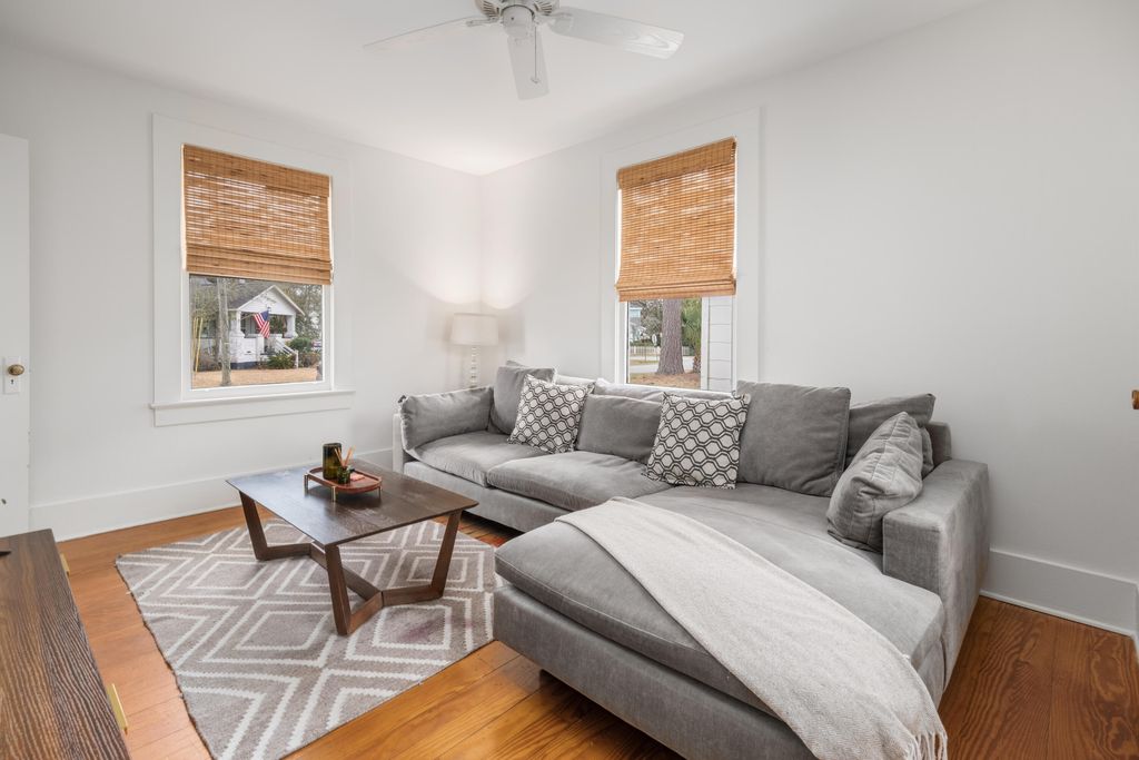 Image 9 of property listing at 106 Hickory Street, Charleston, SC 29407