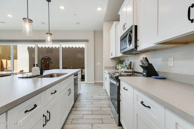 169 E BALSAM Drive, Chandler, AZ 85286
